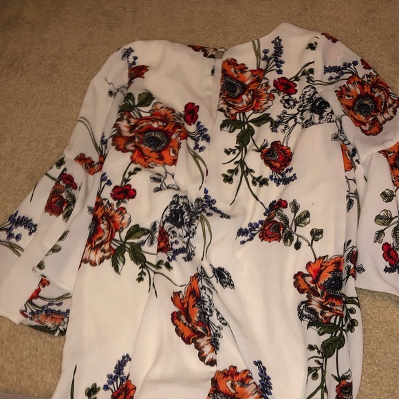 Long White Flower Print Blouse - Picture 4 of 5